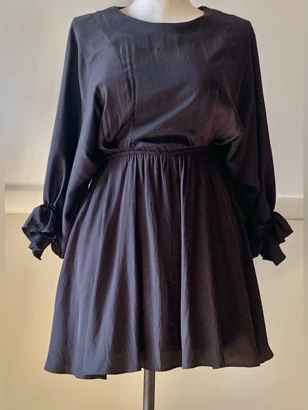 Mustard Seed Black Long-Sleeve Elastic-Waist Mini Dress